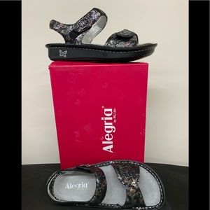 New. Alegria Sandals Sz 36